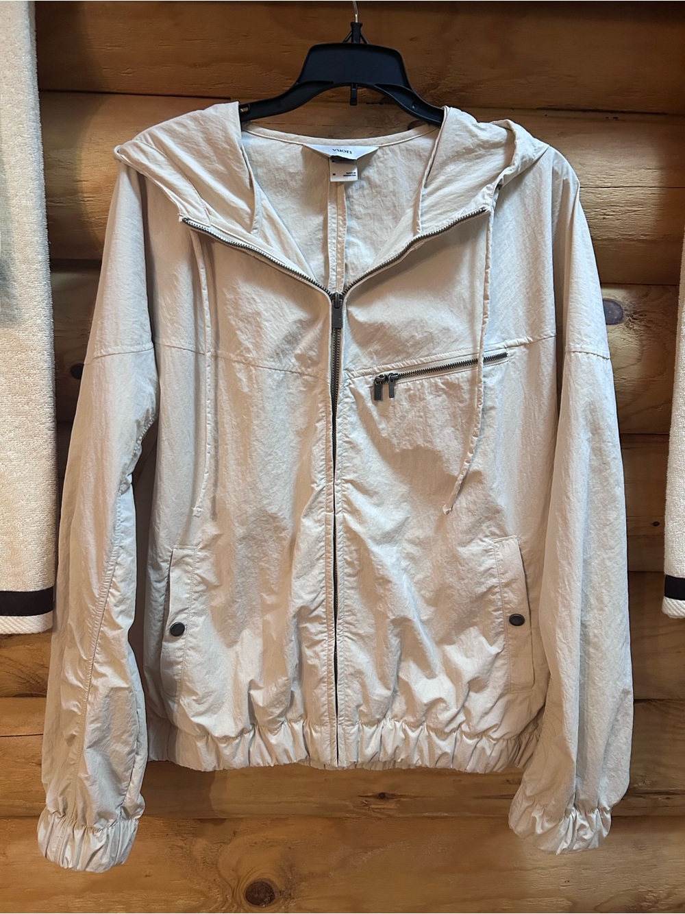 Vuori Ventana Hooded Jacket - Picture 9 of 15